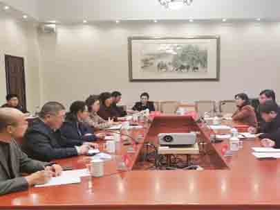 南通市市場(chǎng)監(jiān)管局邀請(qǐng)劉承功書(shū)記帶隊(duì)參加今年的中國(guó)南通國(guó)際高端紡織產(chǎn)業(yè)博覽會(huì)，將東華大學(xué)最前沿的紡織研究成果帶到博覽會(huì)，為南通展會(huì)嵌入靚麗的“東華”元素